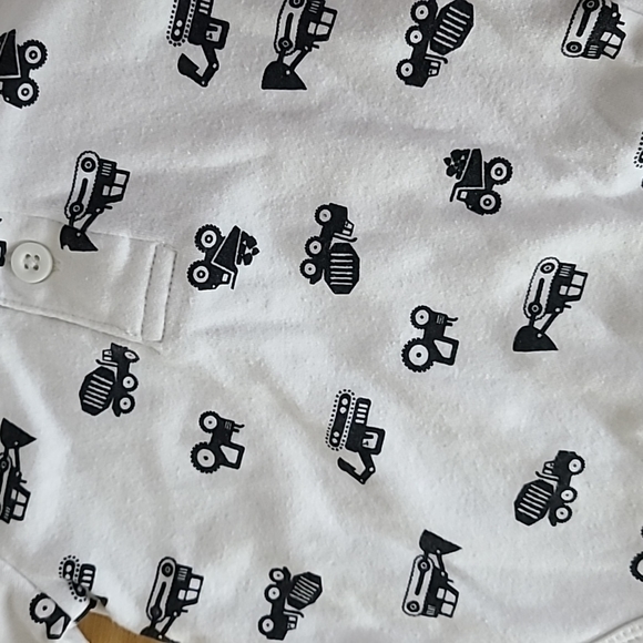 (2) Sleeper and bodysuit 3-6m - Picture 5 of 5